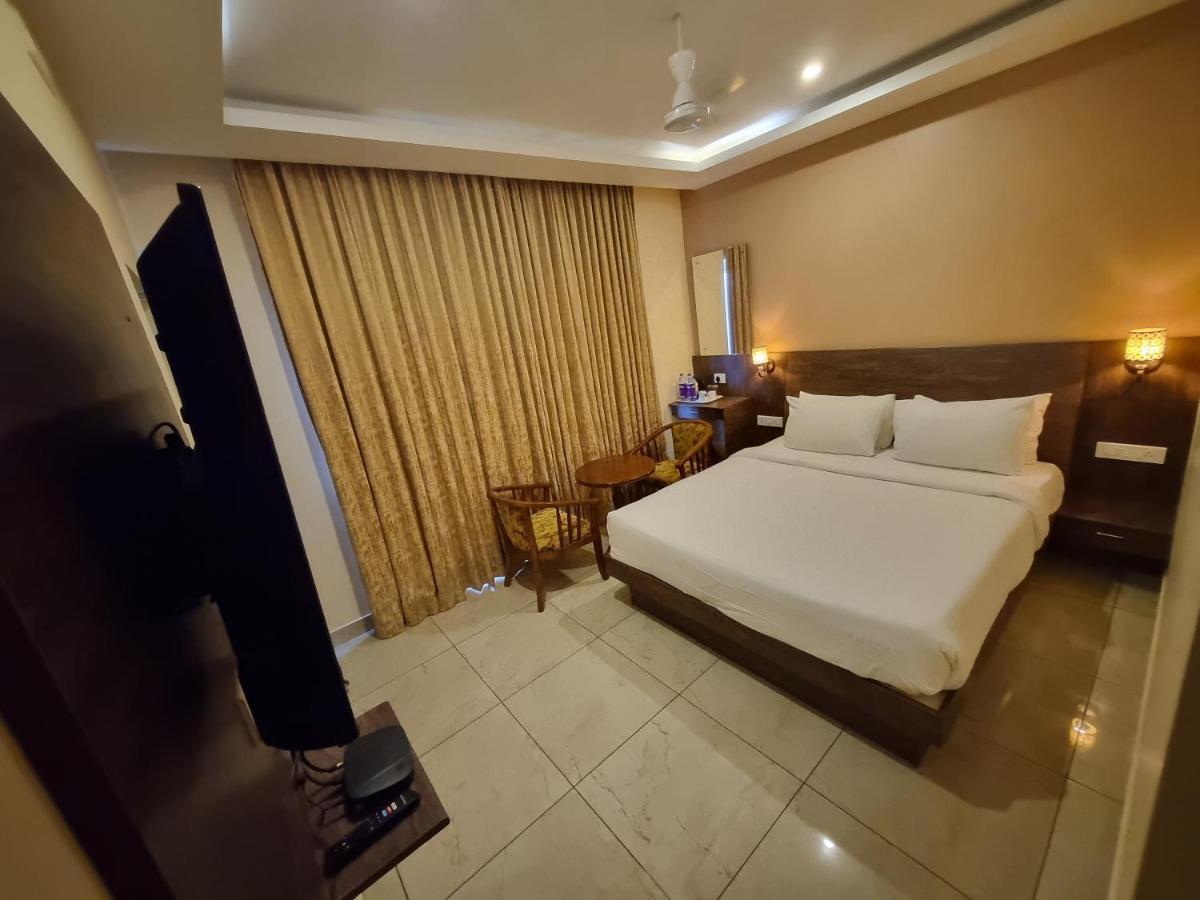 Hotel Plutus Residency Auroville Zewnętrze zdjęcie